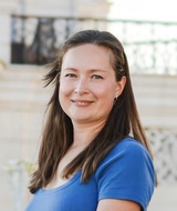 Book an Appointment with Alexandra Kozikova at Online